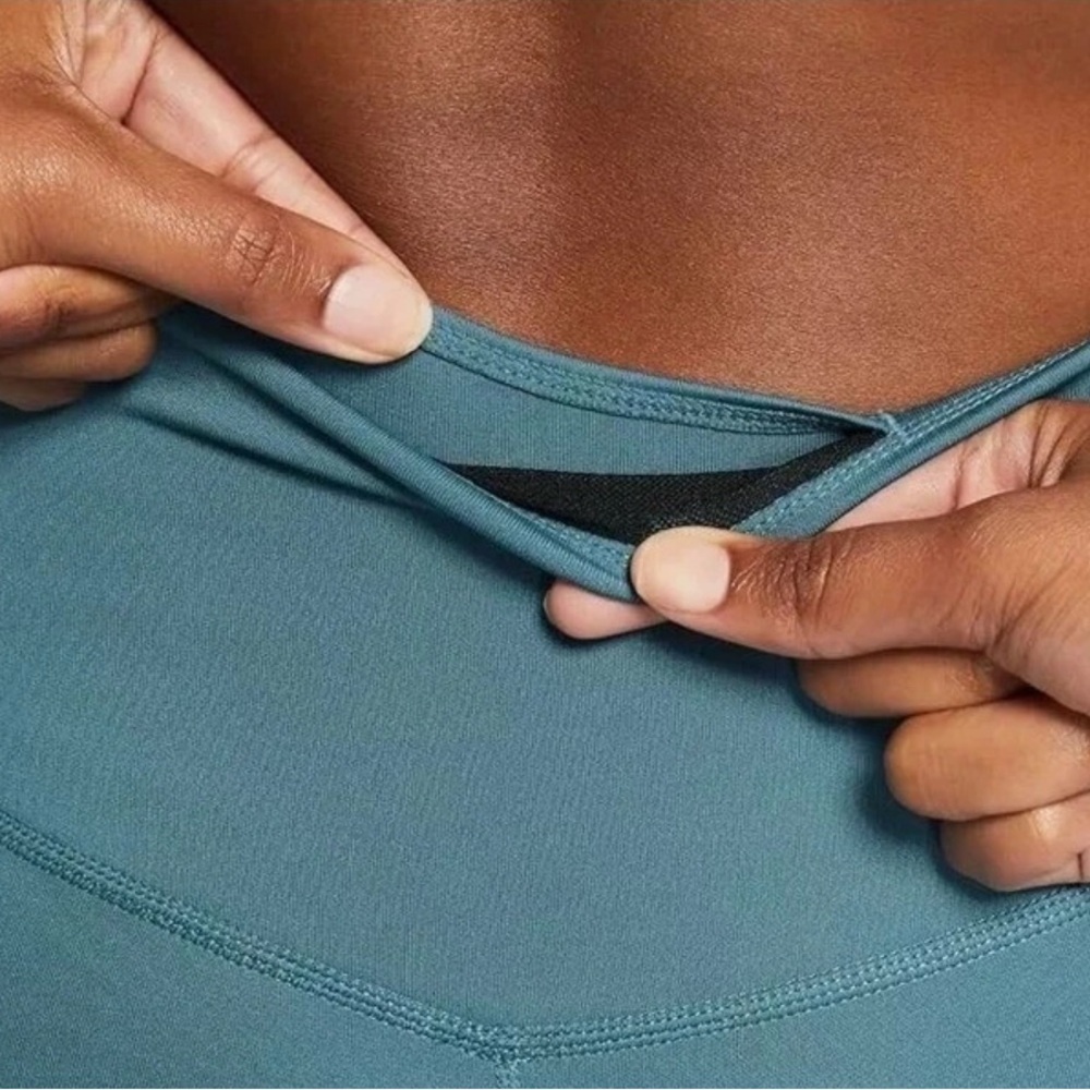 Nike Women's Teal Bike Shorts - Picture 4 of 4